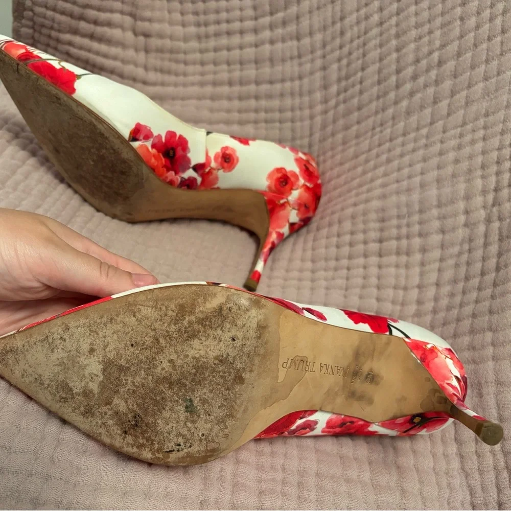 Ivanka Trump Red Floral Pointed Toe Heels Size 9 - Picture 7 of 9